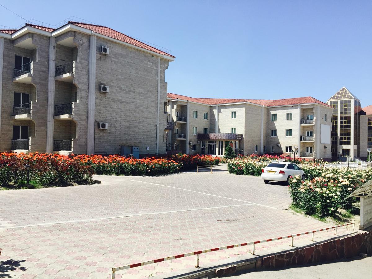 Hotel Ark Ms Taraz Kültér fotó