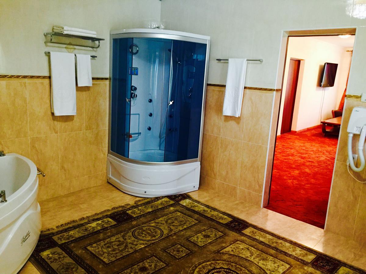 Hotel Ark Ms Taraz Kültér fotó