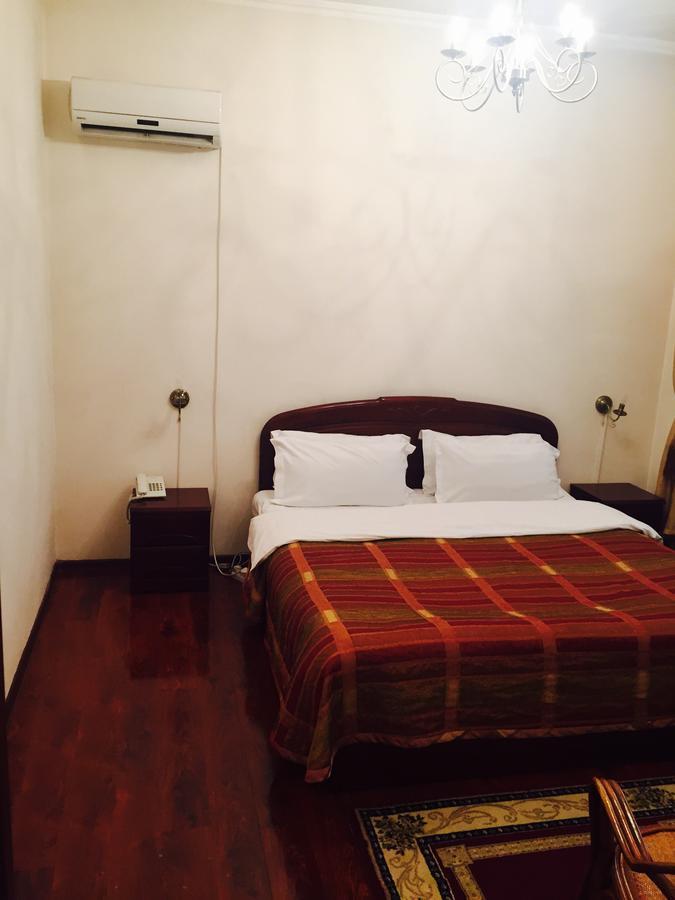 Hotel Ark Ms Taraz Kültér fotó