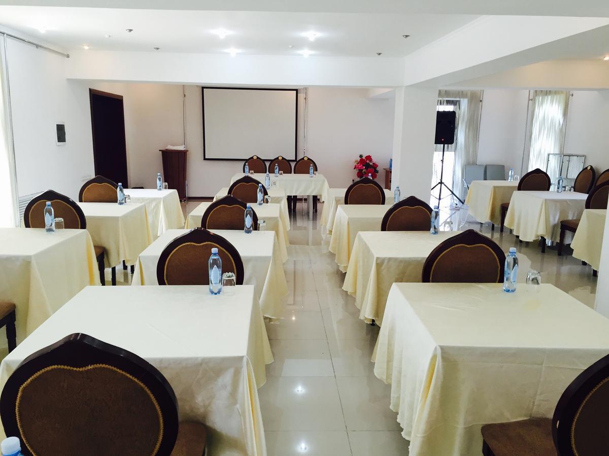 Hotel Ark Ms Taraz Kültér fotó