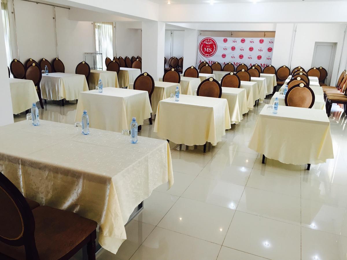 Hotel Ark Ms Taraz Kültér fotó