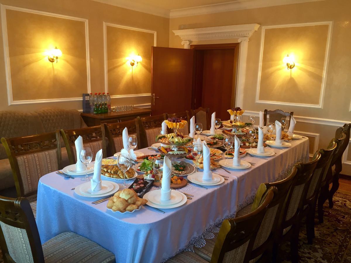 Hotel Ark Ms Taraz Kültér fotó